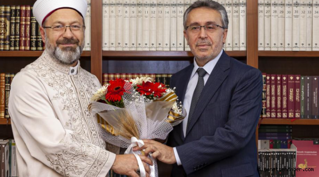 İSAM'ın yeni Başkanı Prof. Dr. Mürteza Bedir oldu. 