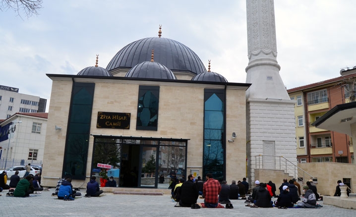 Ziya Hisar Camii ibadete açıldı
