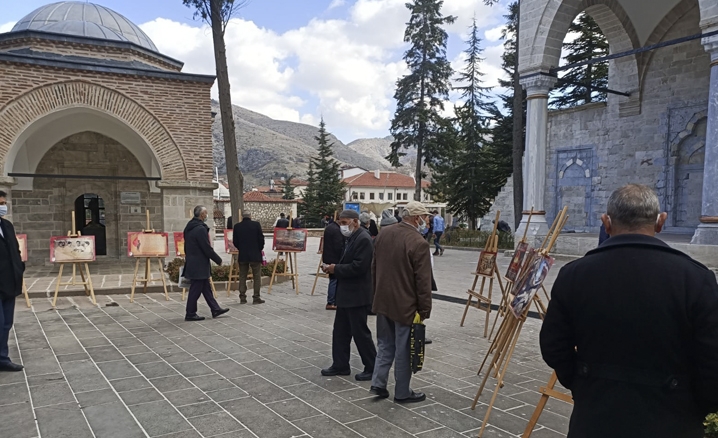 Cami avlusunda 'Çanakkale Zaferi Sergisi' açıldı