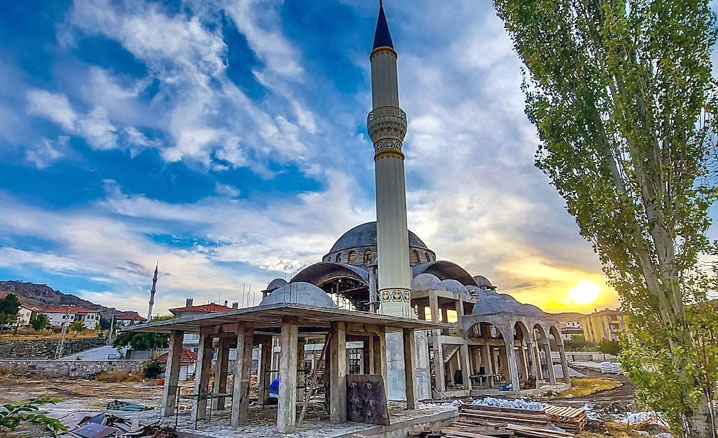 Selçuklu ve Osmanlı mimarisiyle inşa ediliyor