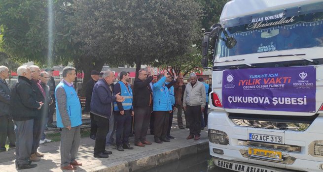 Adana'dan deprem bölgesine yardımlar sürüyor