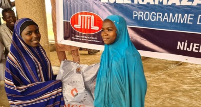 DİTİB gönüllüleri Afrika'da Ramazan yardım paketi dağıtmaya başladı