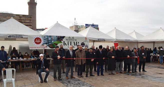 Kırşehir'de "Hediyem Kitap Olsun" kermesi açıldı