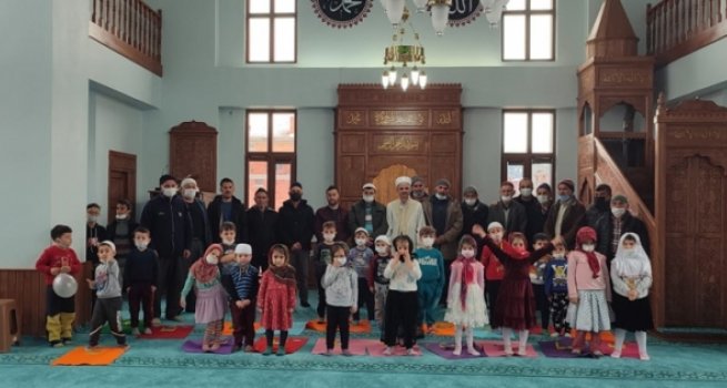 Osmancık'ta cami çocuk buluşması