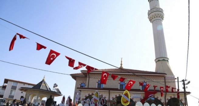 Rahman Ekşioğlu Camii dualarla açıldı