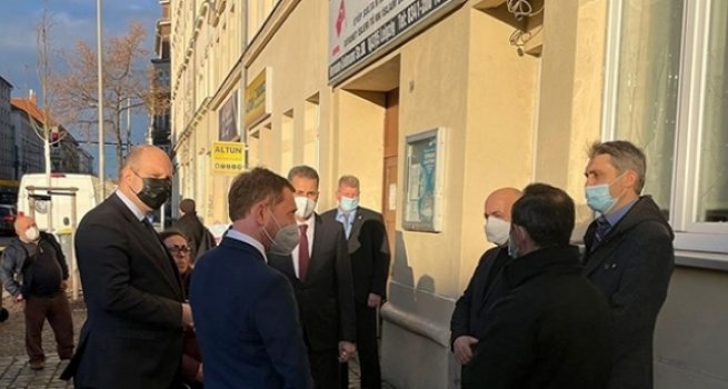 Saksonya Eyaleti Başbakanı Kretschmer, Leipzig DİTİB Eyüp Sultan Camii'ni ziyaret etti