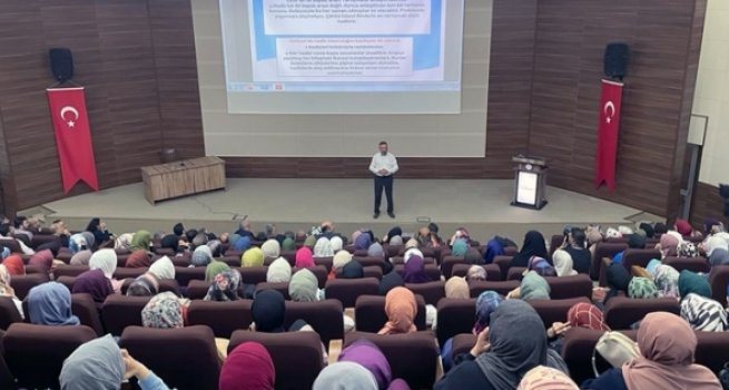 Tokat'ta 'Kur'an Bize Yeter Söylemi' konulu konferans düzenlendi